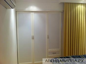 Спальня со встроенными шкафами